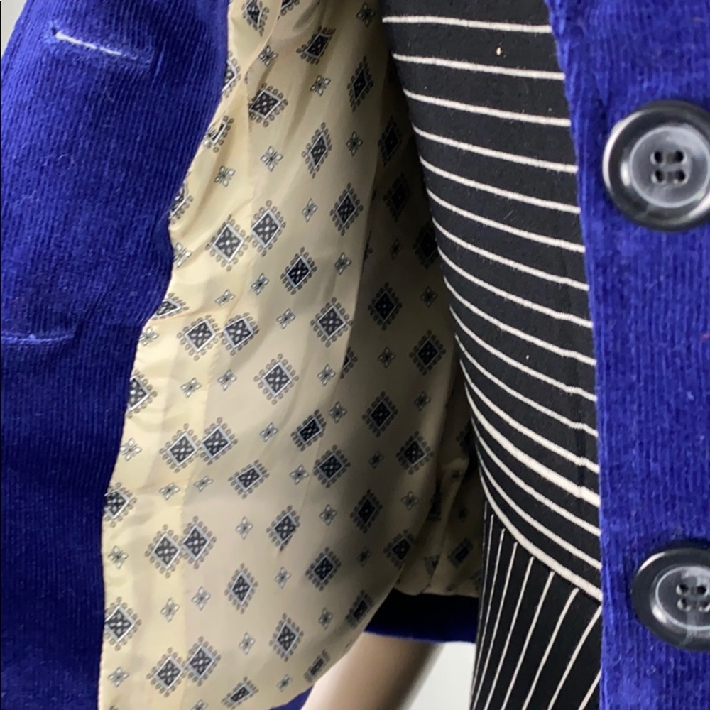 Blazer - Picture 4 of 4